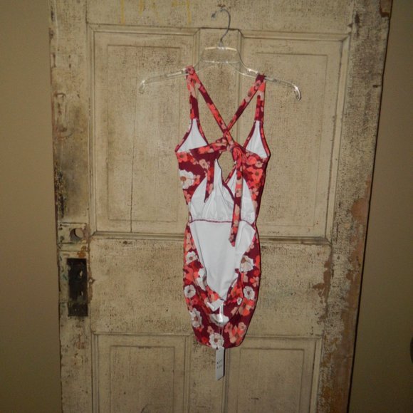 Cupshe Olivia Floral Cutout Plus Size One Piece Swimsuit Size OX (HH-4) - Picture 3 of 7